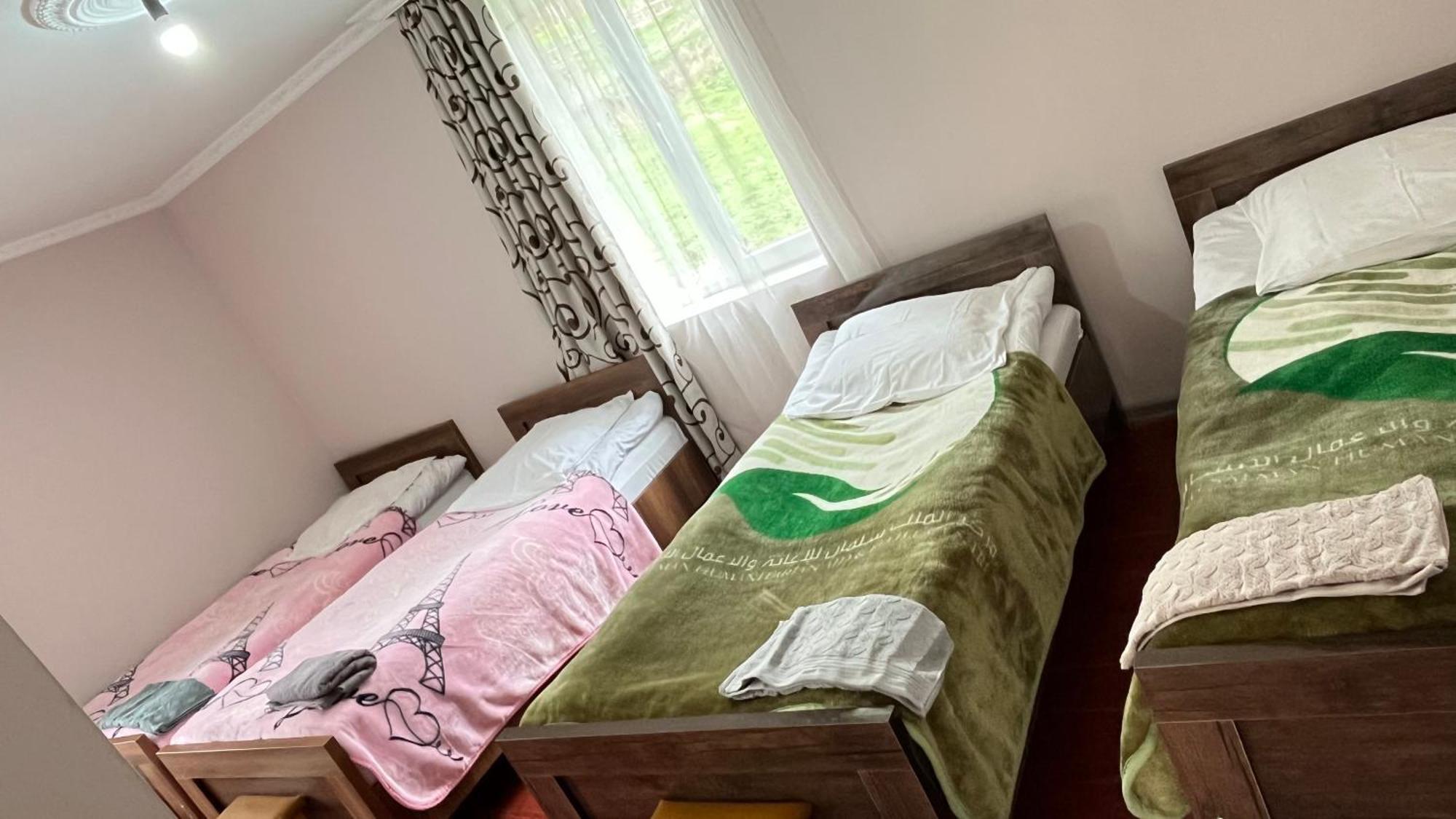 Ciuri'S Guesthouse Zhabeshi Kültér fotó