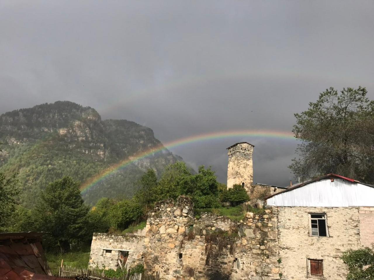 Ciuri'S Guesthouse Zhabeshi Kültér fotó